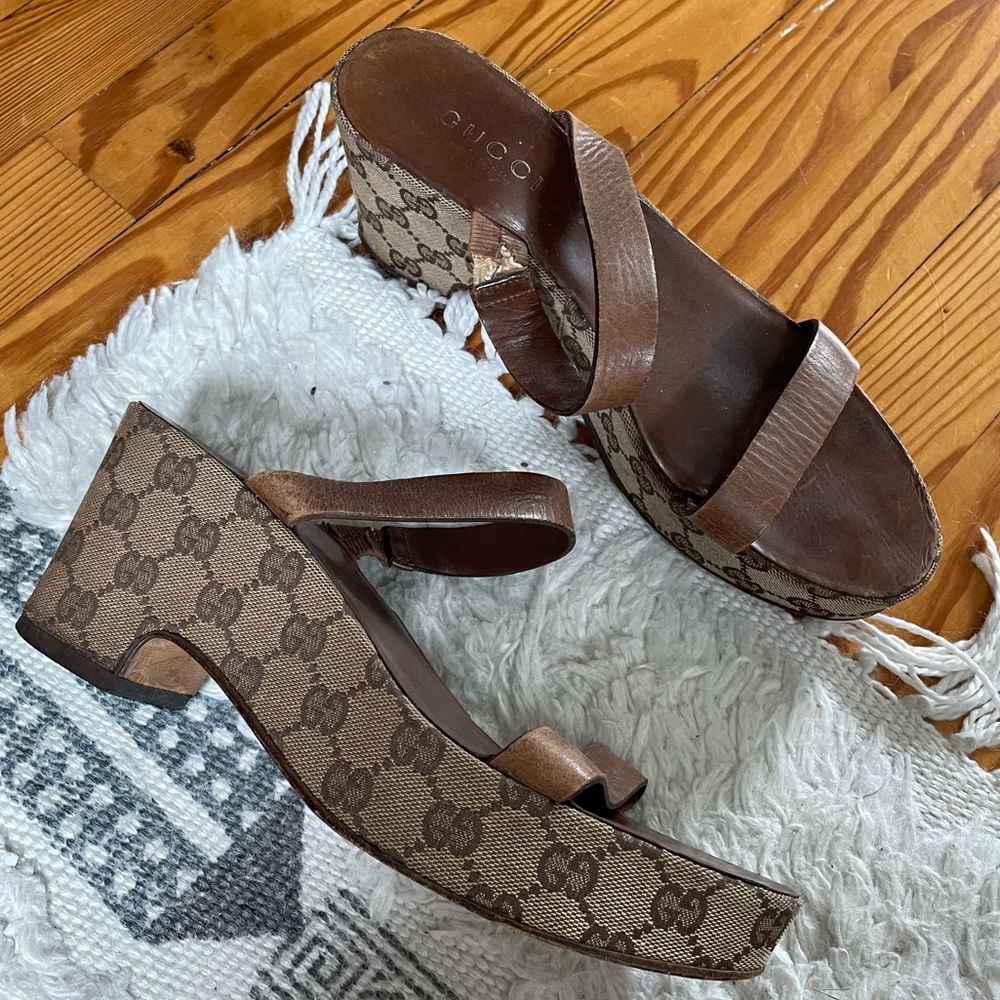 vintage gucci sandals🤍